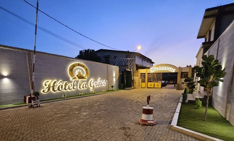 Site officiel de l'hôtel la grâce de Daloa
